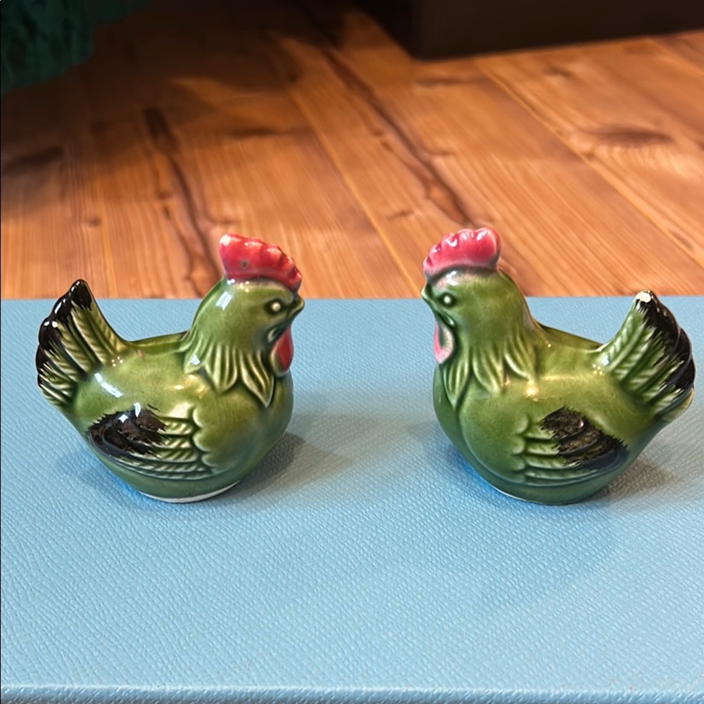 Green and Red Rooster salt and pepper set